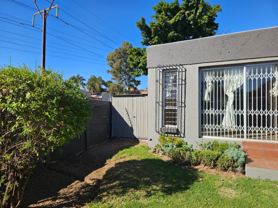 3 Bedroom Property for Sale in Bromhof Gauteng