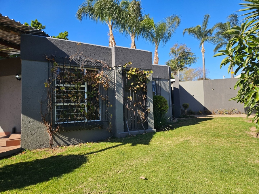 3 Bedroom Property for Sale in Bromhof Gauteng