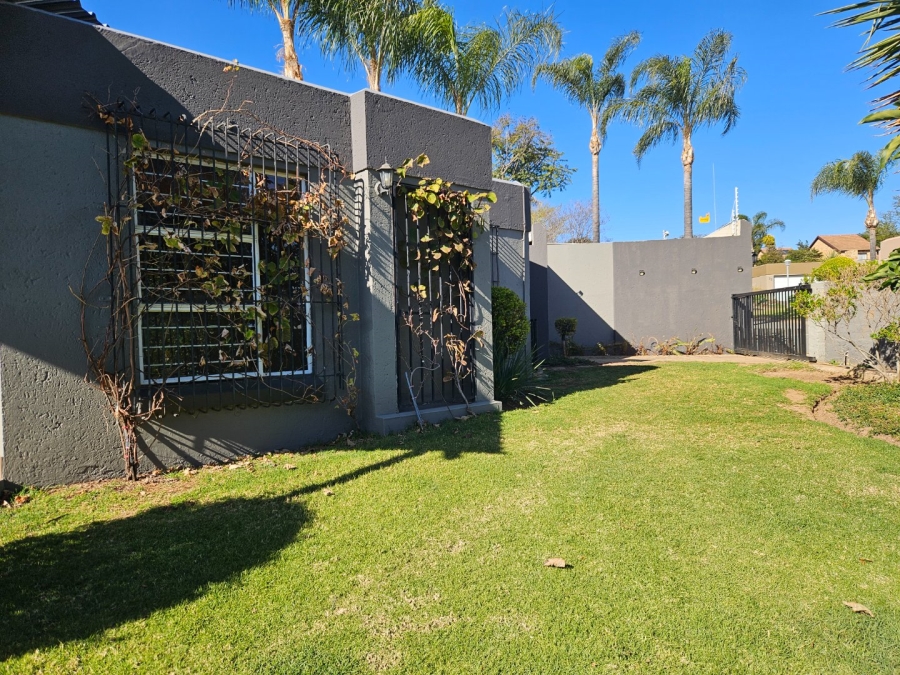 3 Bedroom Property for Sale in Bromhof Gauteng