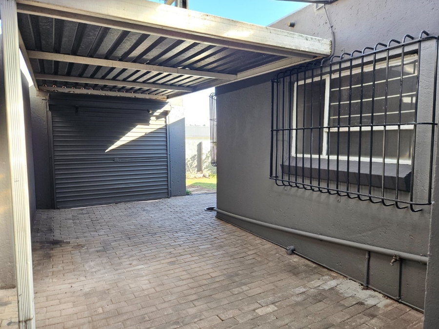 3 Bedroom Property for Sale in Bromhof Gauteng