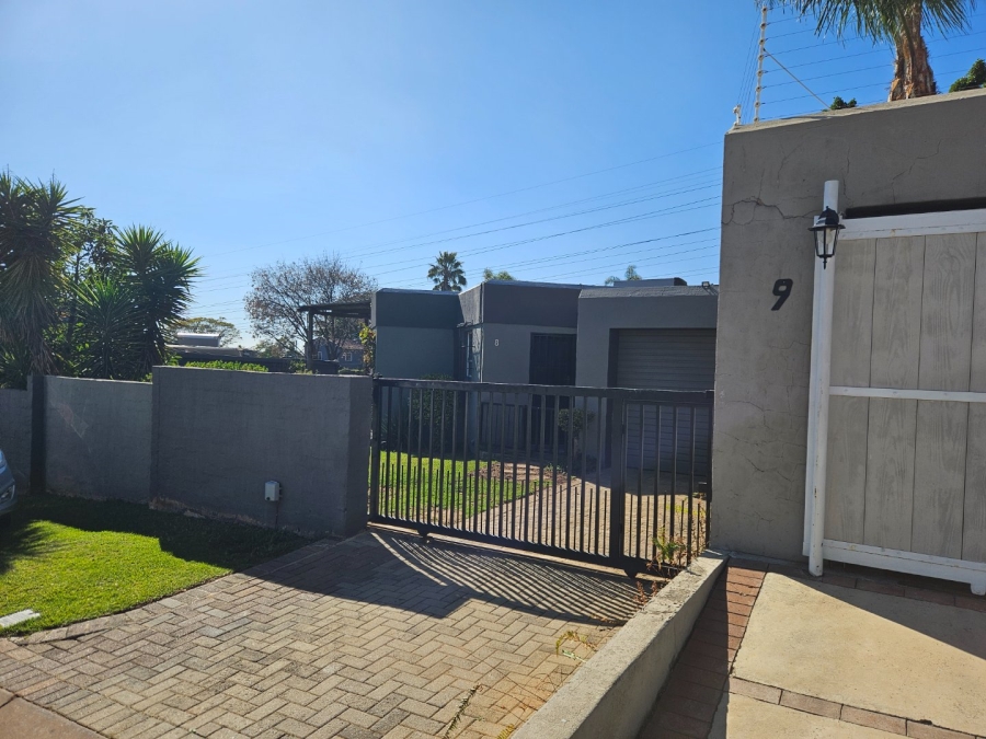 3 Bedroom Property for Sale in Bromhof Gauteng