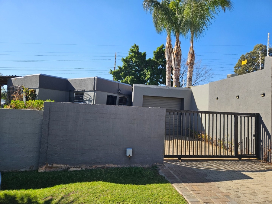 3 Bedroom Property for Sale in Bromhof Gauteng