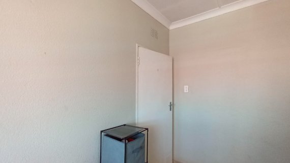 2 Bedroom Property for Sale in Florida Lake Gauteng