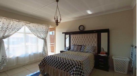 2 Bedroom Property for Sale in Florida Lake Gauteng