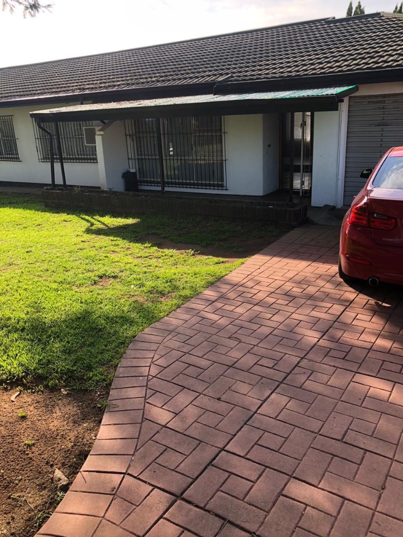 3 Bedroom Property for Sale in Birchleigh Gauteng