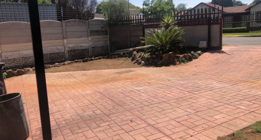 3 Bedroom Property for Sale in Birchleigh Gauteng