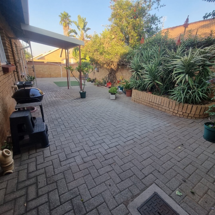 2 Bedroom Property for Sale in Clubview Gauteng