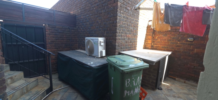 3 Bedroom Property for Sale in Brackenhurst Gauteng