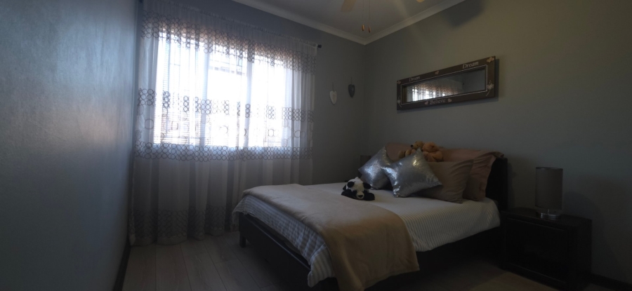 3 Bedroom Property for Sale in Brackenhurst Gauteng