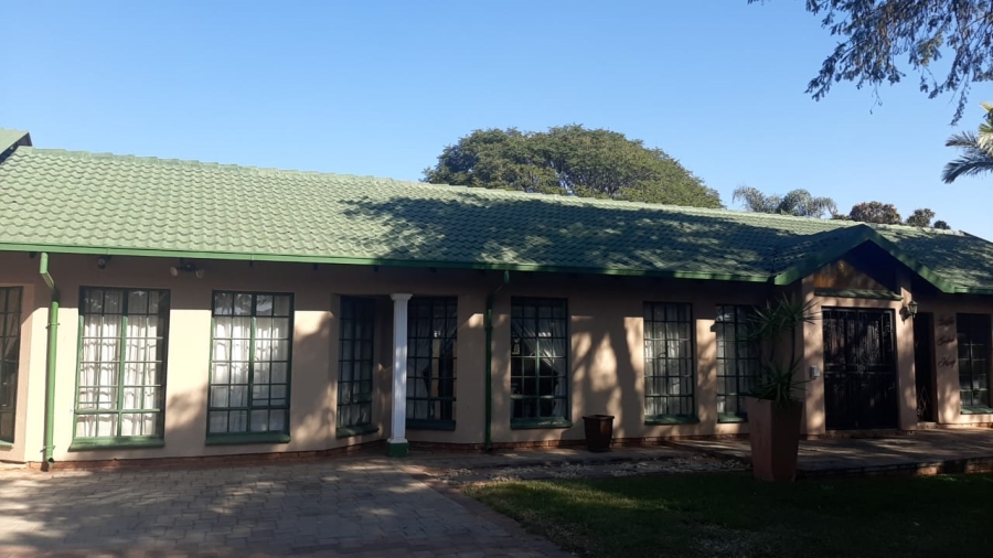 4 Bedroom Property for Sale in Theresa Park Gauteng