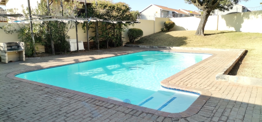 To Let 1 Bedroom Property for Rent in Ormonde Gauteng