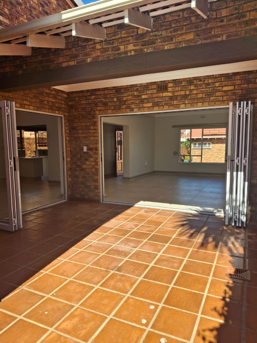 3 Bedroom Property for Sale in Northmead Gauteng