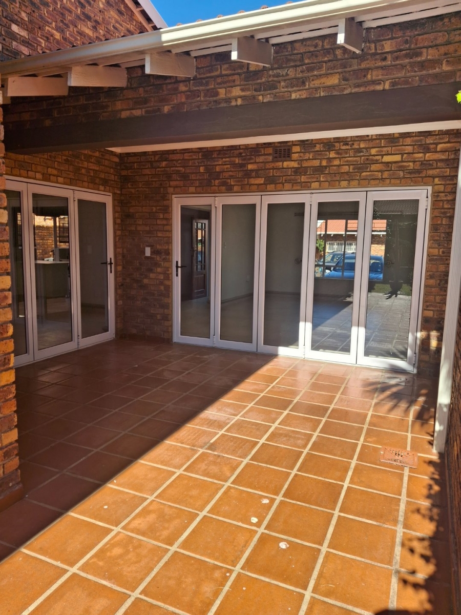 3 Bedroom Property for Sale in Northmead Gauteng