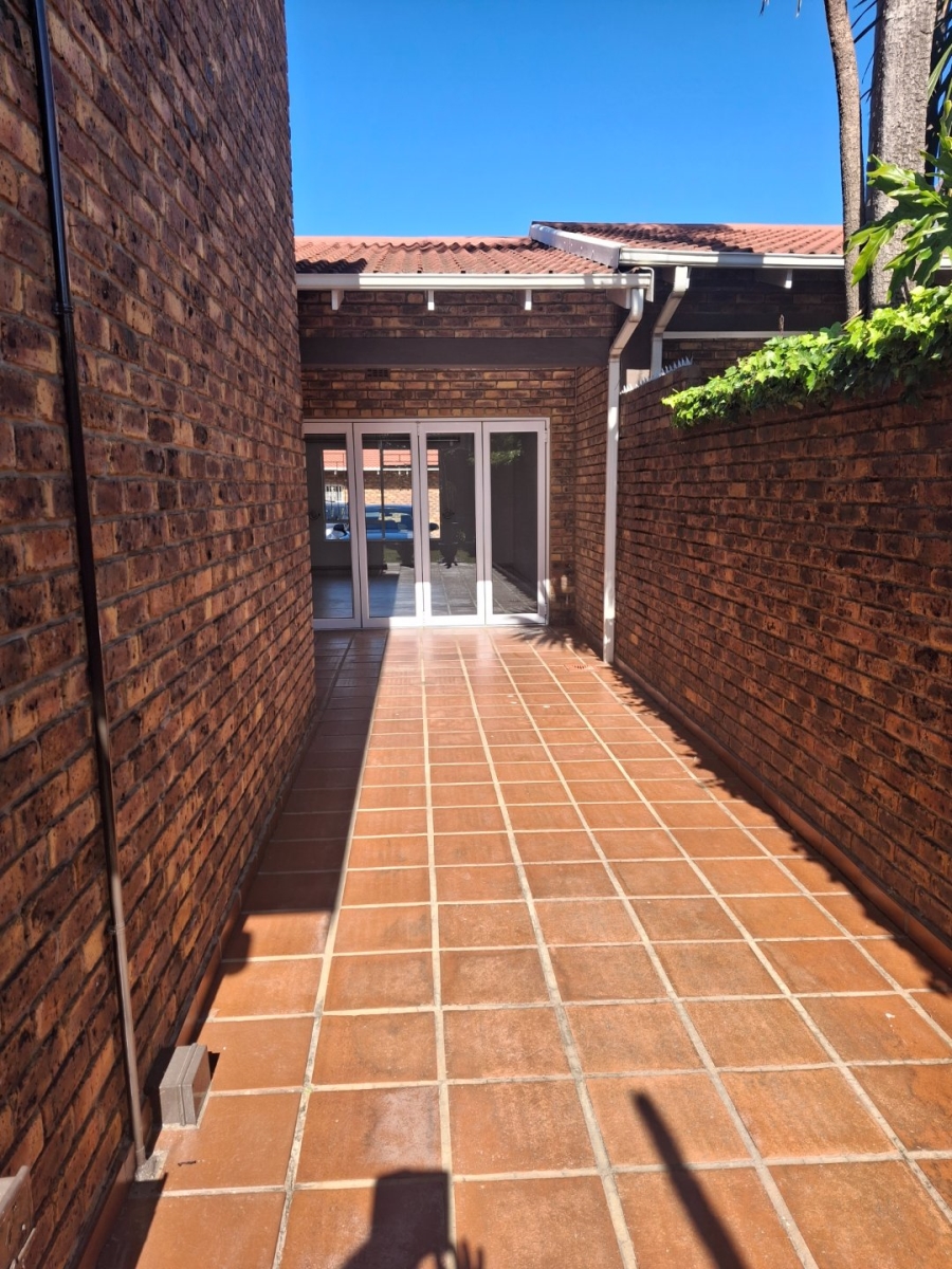 3 Bedroom Property for Sale in Northmead Gauteng