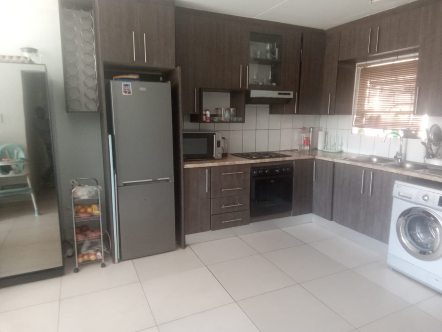 3 Bedroom Property for Sale in Vorna Valley Gauteng
