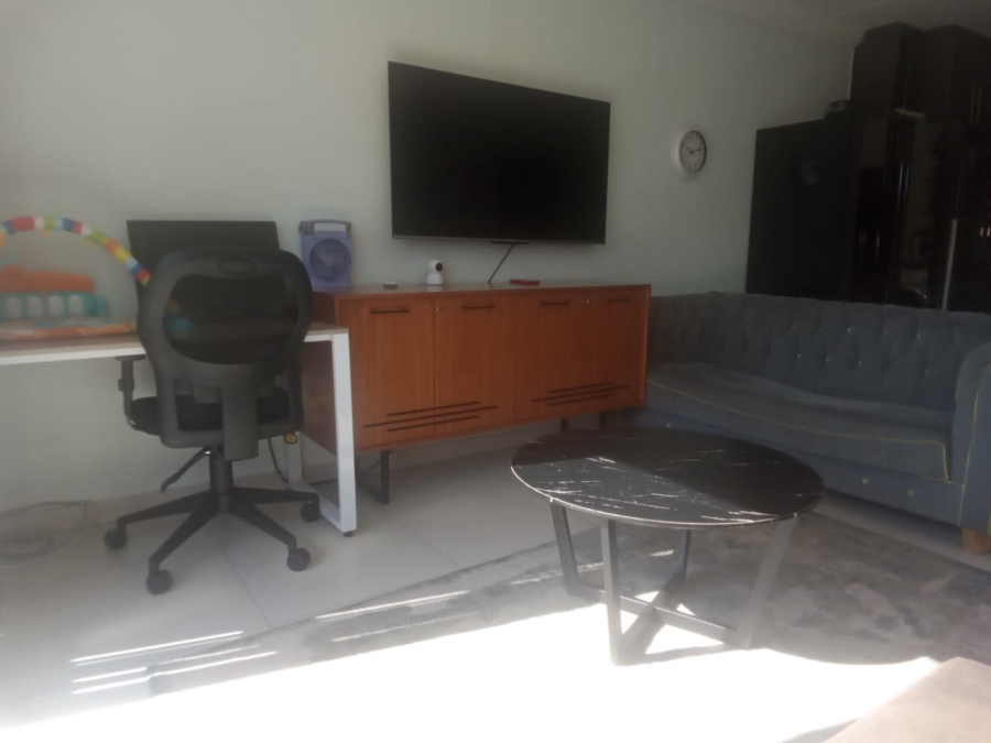 3 Bedroom Property for Sale in Vorna Valley Gauteng