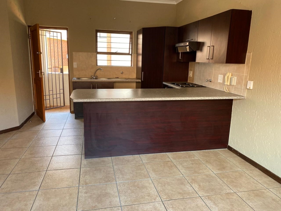 To Let 1 Bedroom Property for Rent in Paulshof Gauteng