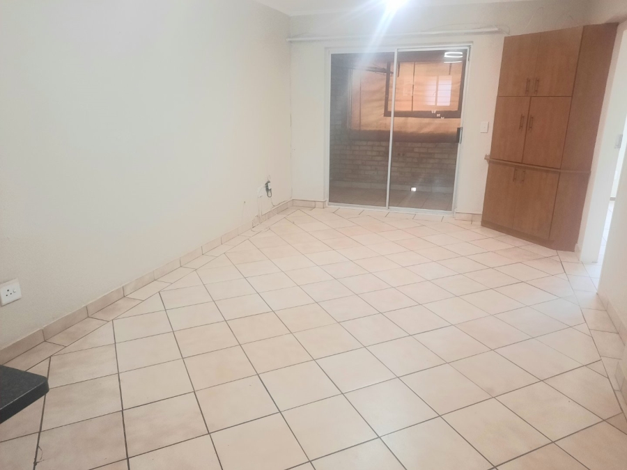 2 Bedroom Property for Sale in Wilro Park Gauteng