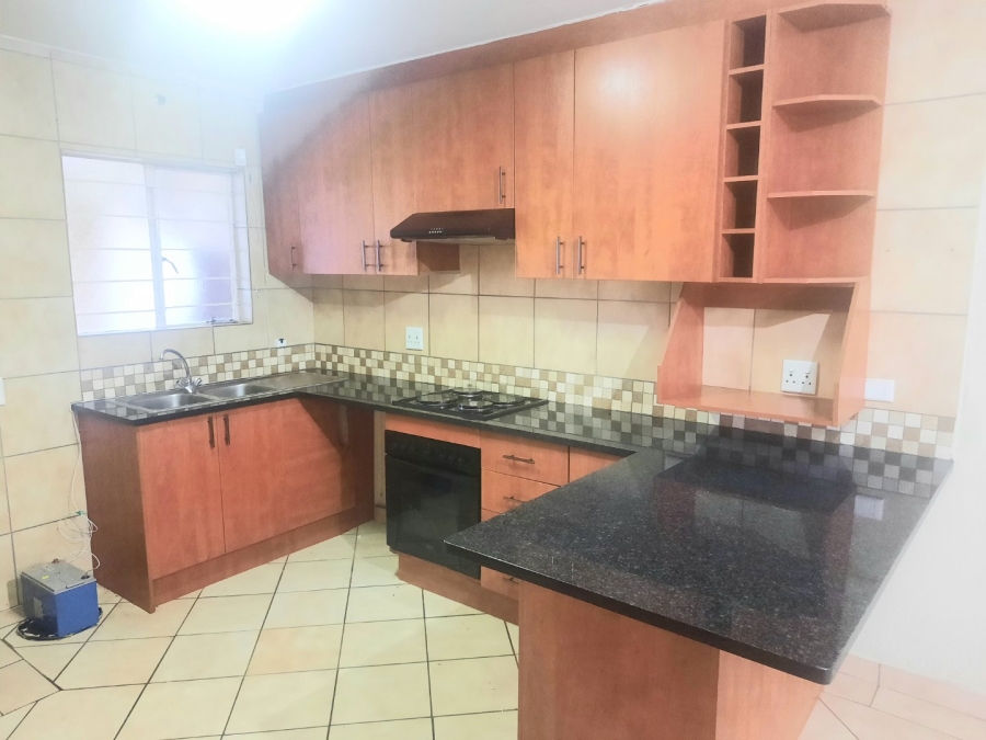 2 Bedroom Property for Sale in Wilro Park Gauteng