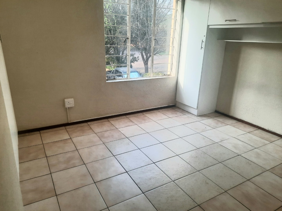 2 Bedroom Property for Sale in Wilro Park Gauteng