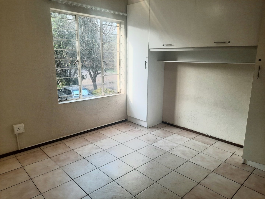 2 Bedroom Property for Sale in Wilro Park Gauteng