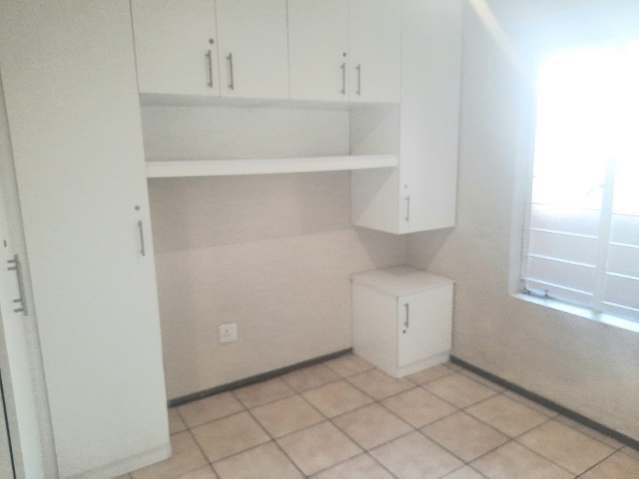 2 Bedroom Property for Sale in Wilro Park Gauteng