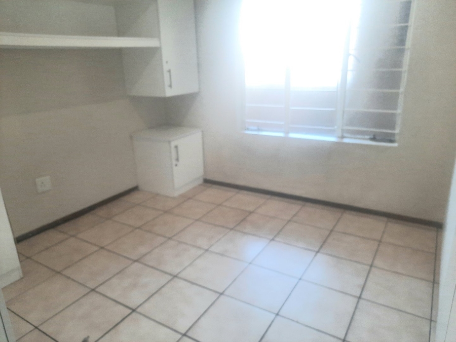 2 Bedroom Property for Sale in Wilro Park Gauteng