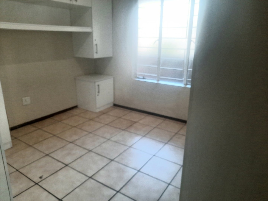 2 Bedroom Property for Sale in Wilro Park Gauteng
