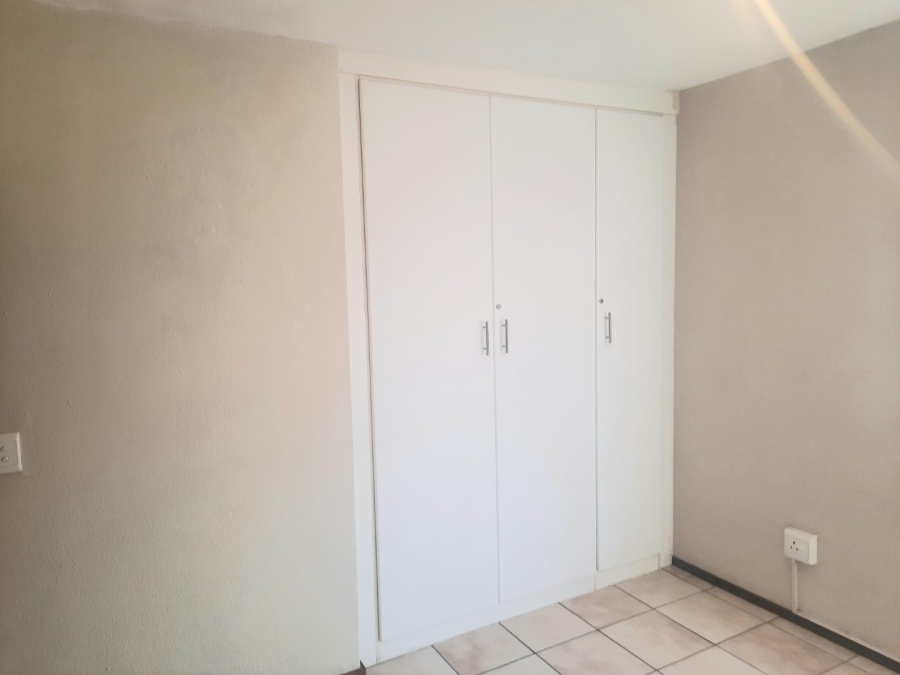 2 Bedroom Property for Sale in Wilro Park Gauteng