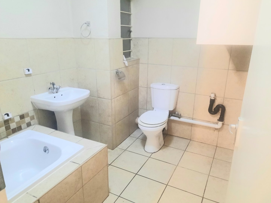 2 Bedroom Property for Sale in Wilro Park Gauteng