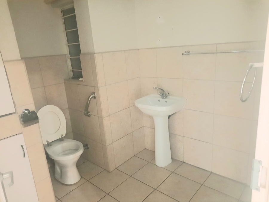 2 Bedroom Property for Sale in Wilro Park Gauteng
