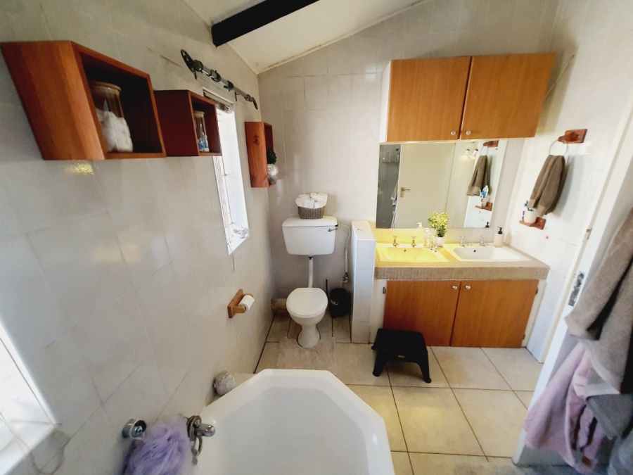 To Let 4 Bedroom Property for Rent in Elardus Park Gauteng