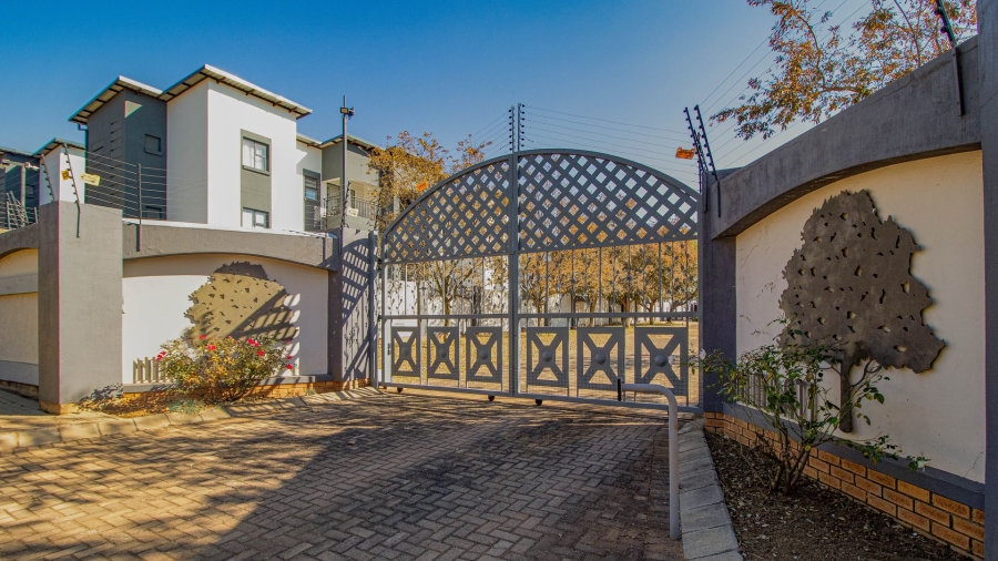 7 Bedroom Property for Sale in Pomona Gauteng