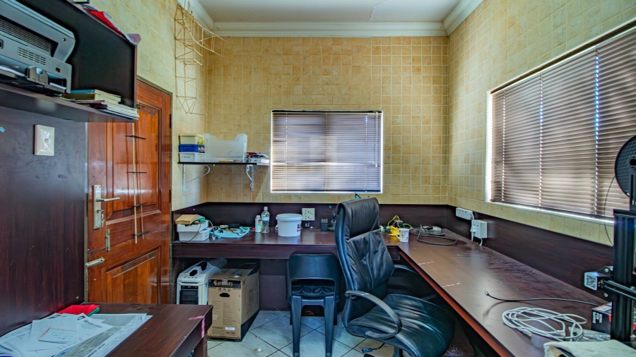 7 Bedroom Property for Sale in Pomona Gauteng