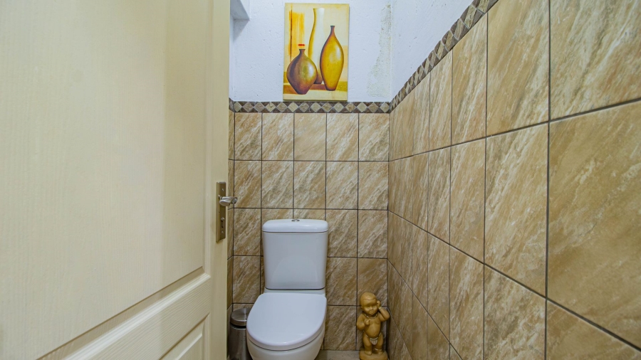 7 Bedroom Property for Sale in Pomona Gauteng