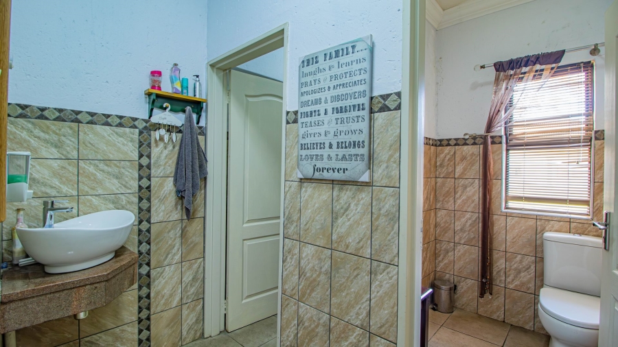 7 Bedroom Property for Sale in Pomona Gauteng