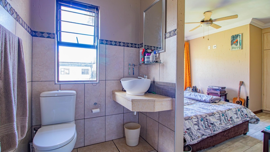 7 Bedroom Property for Sale in Pomona Gauteng