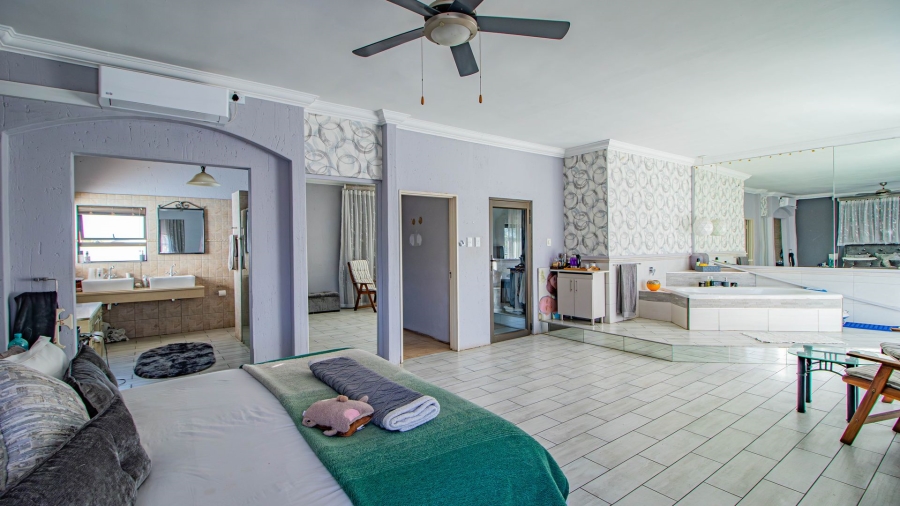 7 Bedroom Property for Sale in Pomona Gauteng