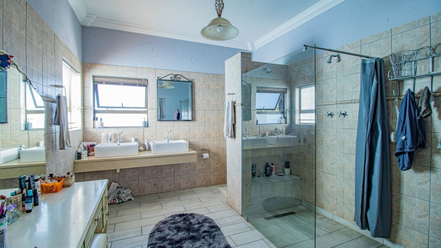7 Bedroom Property for Sale in Pomona Gauteng