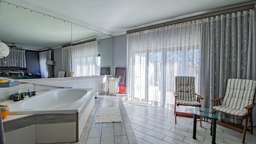 7 Bedroom Property for Sale in Pomona Gauteng