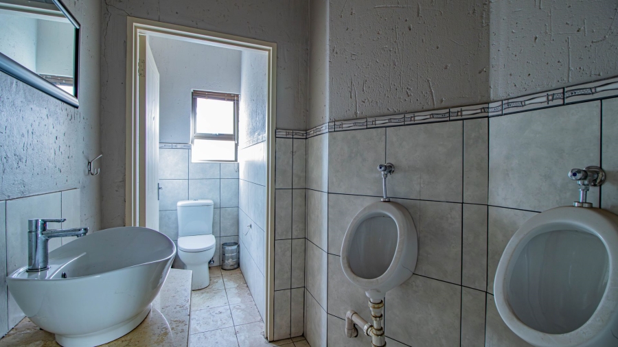 7 Bedroom Property for Sale in Pomona Gauteng