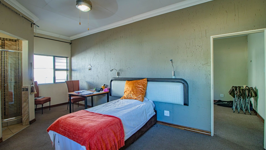 7 Bedroom Property for Sale in Pomona Gauteng