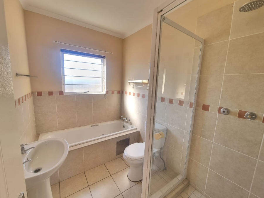 To Let 2 Bedroom Property for Rent in Meredale Gauteng