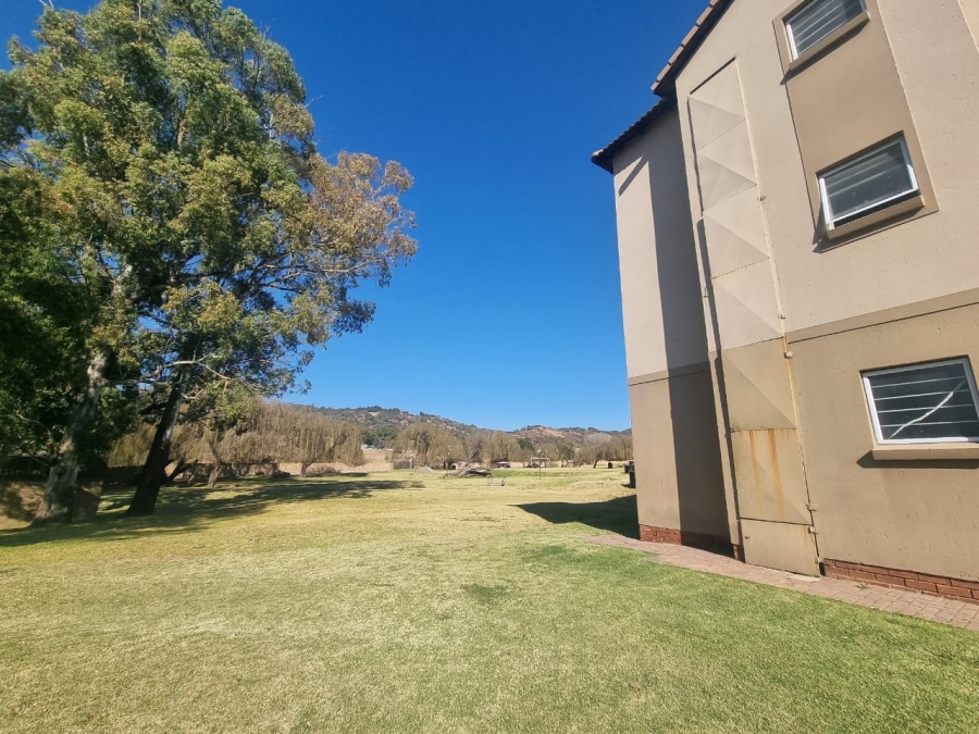 To Let 2 Bedroom Property for Rent in Meredale Gauteng