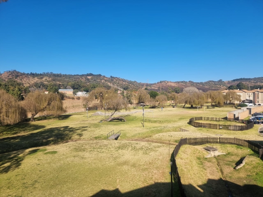 To Let 2 Bedroom Property for Rent in Meredale Gauteng