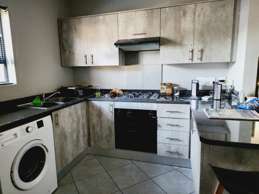 To Let 2 Bedroom Property for Rent in Norton Home Estate AH Gauteng