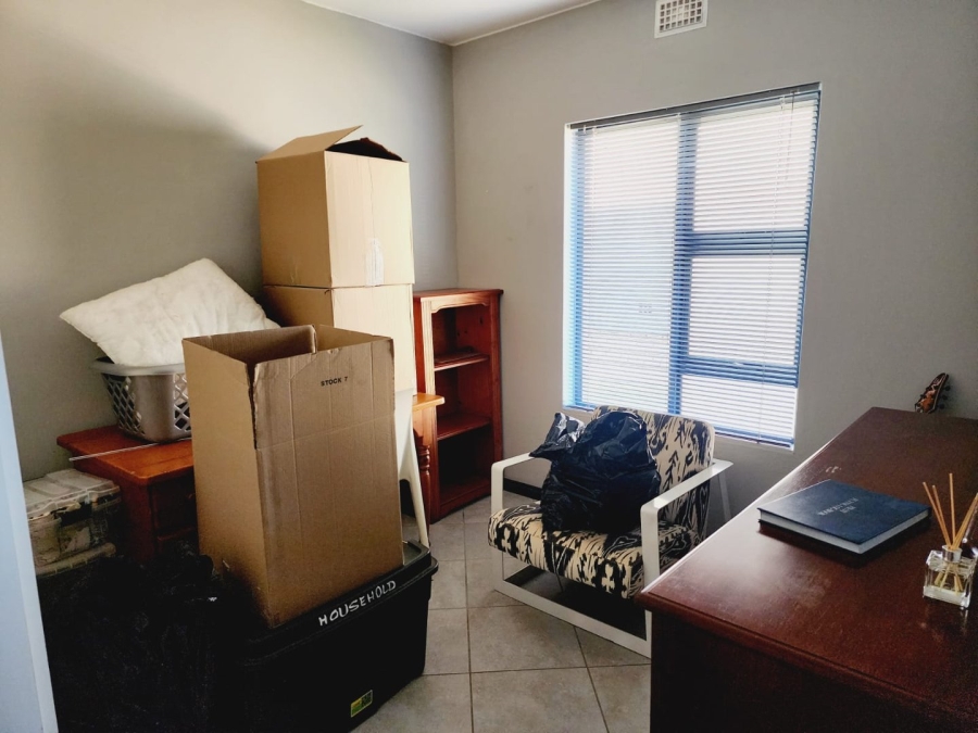 To Let 2 Bedroom Property for Rent in Norton Home Estate AH Gauteng