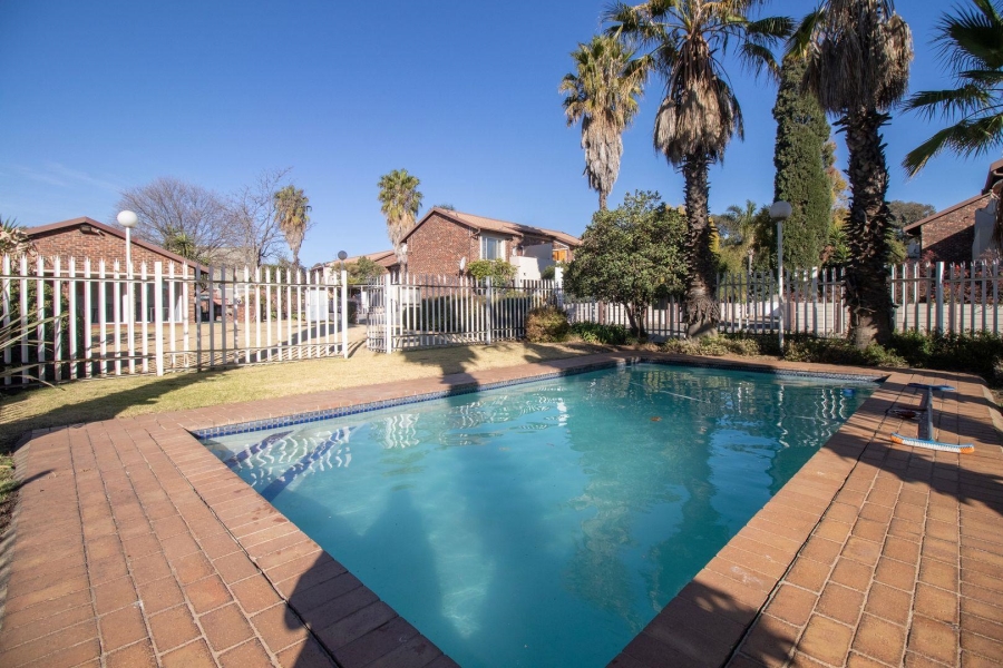 2 Bedroom Property for Sale in Eden Glen Gauteng