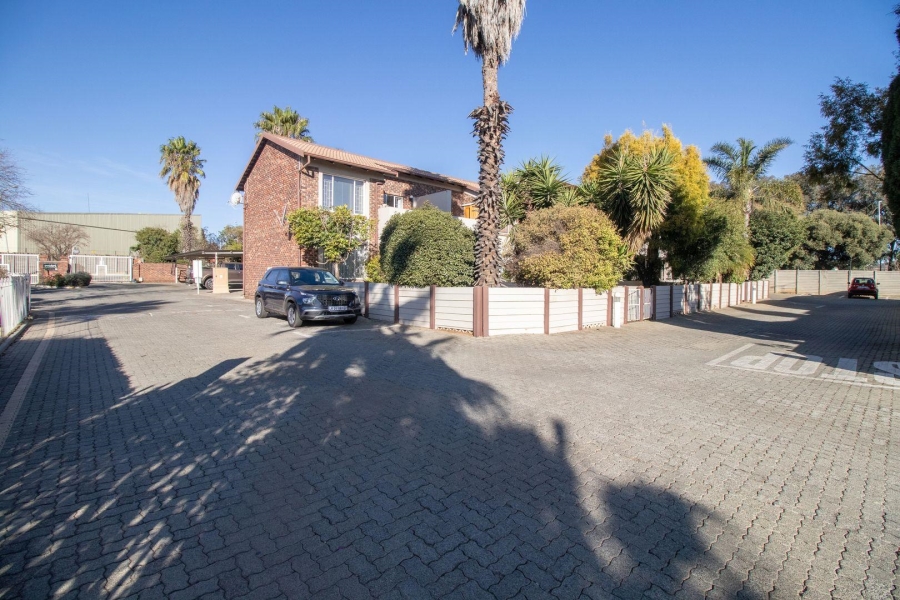 2 Bedroom Property for Sale in Eden Glen Gauteng