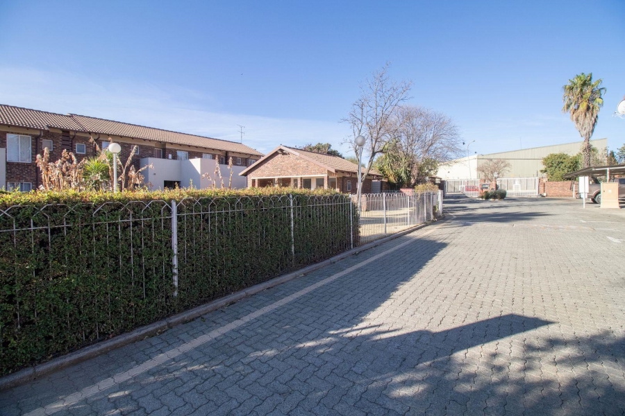 2 Bedroom Property for Sale in Eden Glen Gauteng